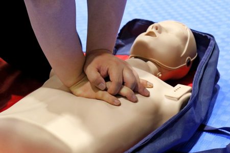 cpr-5807848_1280