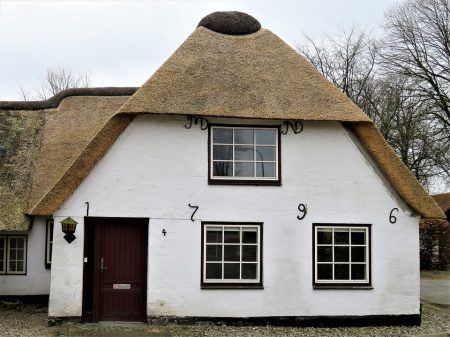 thatched-cottage-2213796_960_720